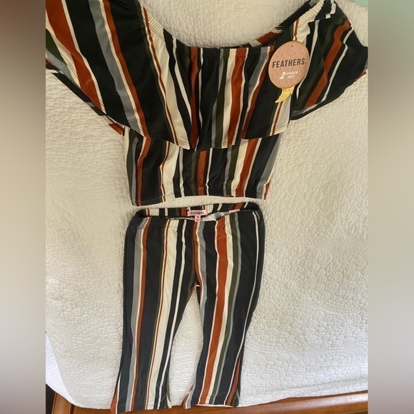Feathers 2 pc pant suit SZ M(jr) vertical multicolor stripes NWT - Picture 2 of 7